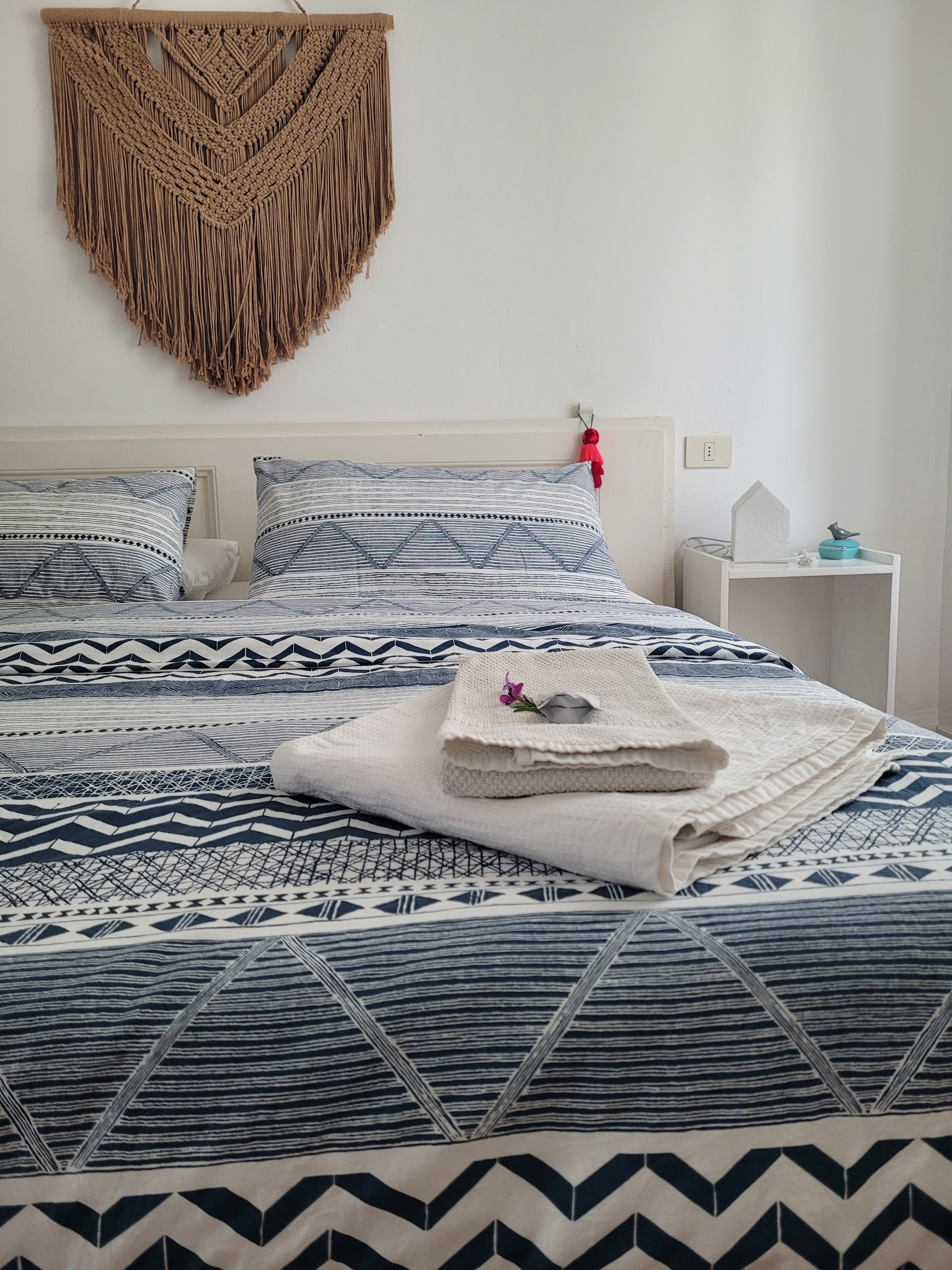 Ora room detail three