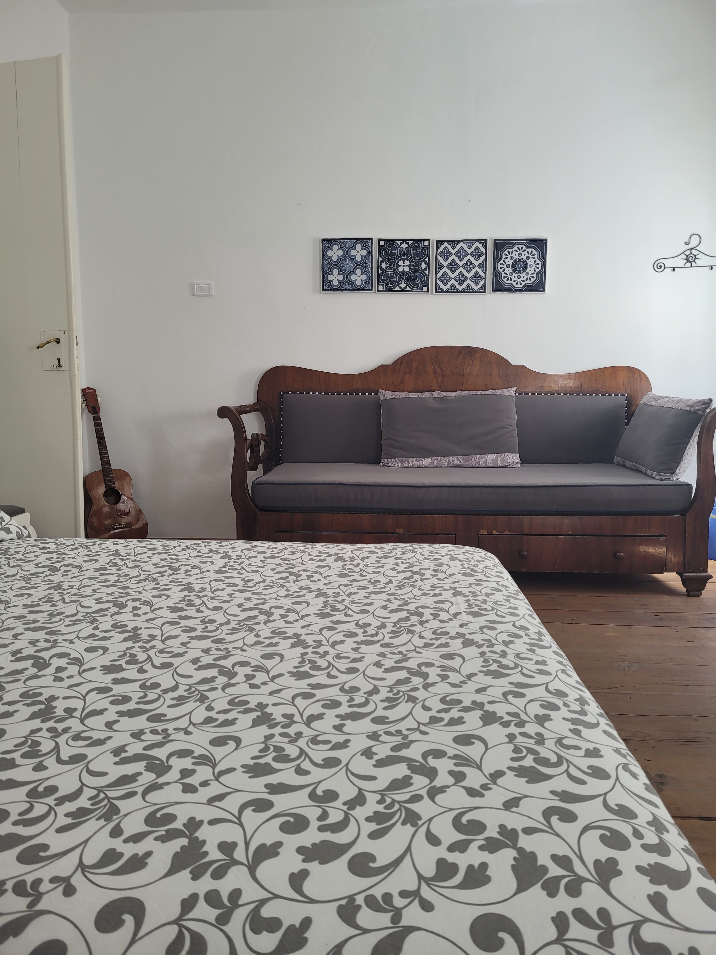 Vinessa room detail one